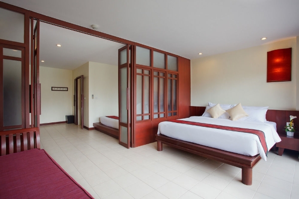 Hotel Arinara Bangtao Beach Resort